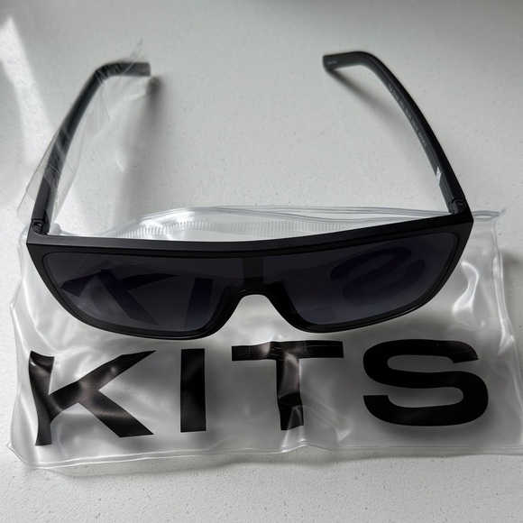 KITS Unisex Black Sunglasses - Picture 3 of 6